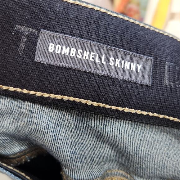 Torrid Premium Distressed Bombshell Skinny Jeans Stretch Blue Denim Size 16S - Picture 6 of 9